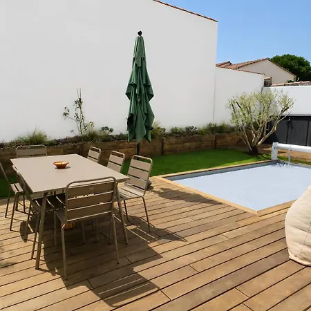 Villa La Flotte Villa *